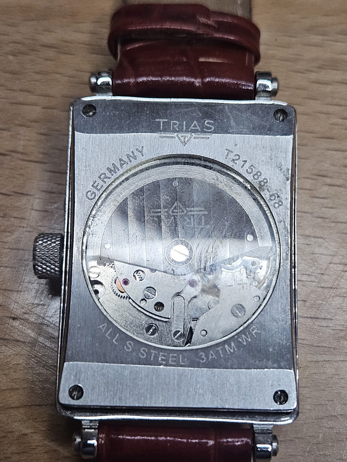 TRIAS Men’s Silver Case Whit Face W/Date and 2 Countdown Second Hands – PreOwned