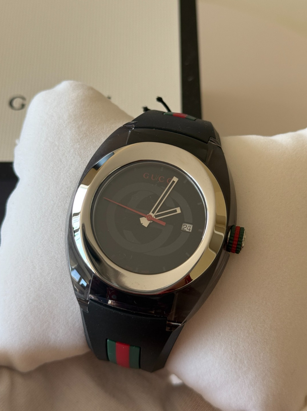 GUCCI SYNC XXL YA137101 Black Rubber Strap 46mm Unisex Watch
