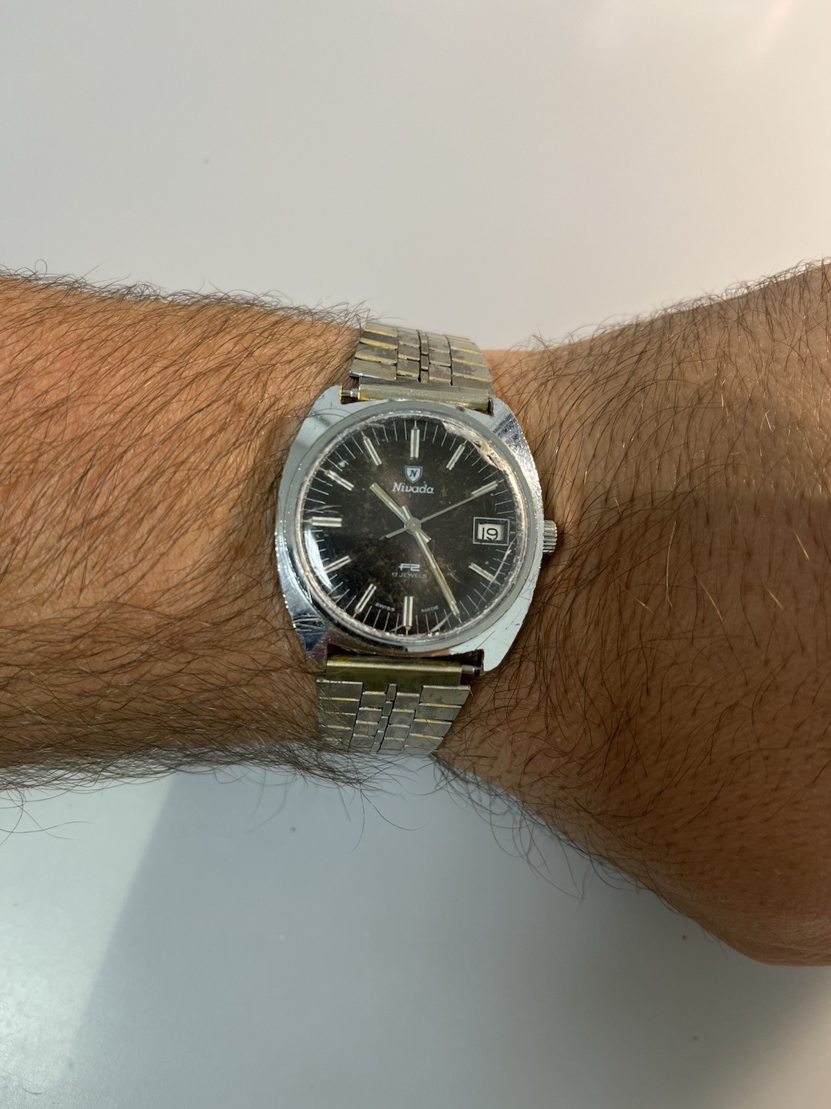 Nivada Grenchen F2 – Manual Wind – Brown/Bronze Dial Patina – Vintage