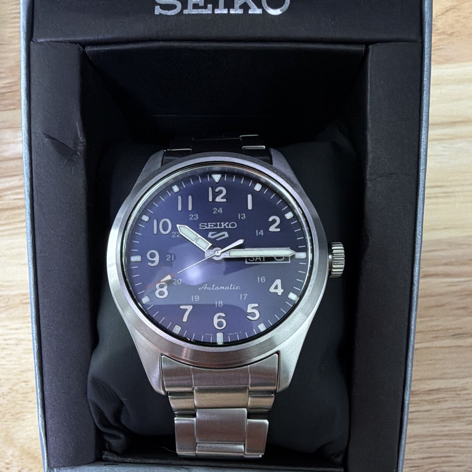 Seiko 5 Automatic Blue Dial Day/Date 40mm Steel Bracelet 100m w/ Box