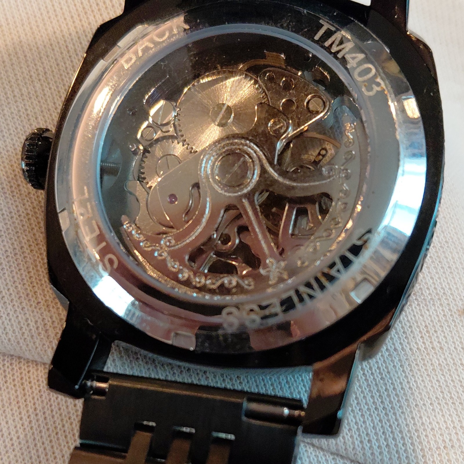 Skeleton Dial Automatic Mechanical Watch 40mm 5 ATM Black Metal Bracelet