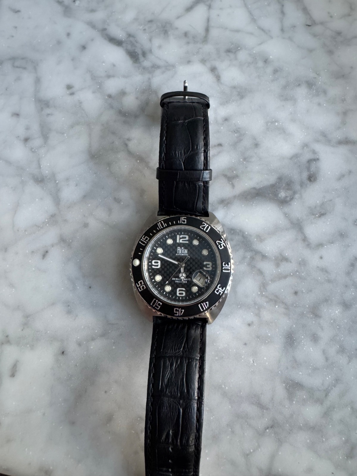 REIGN QUENTIN AUTOMATIC DIVER 20 ATM BLACK AND SILVER WITH CARBON FIBER DIAL
