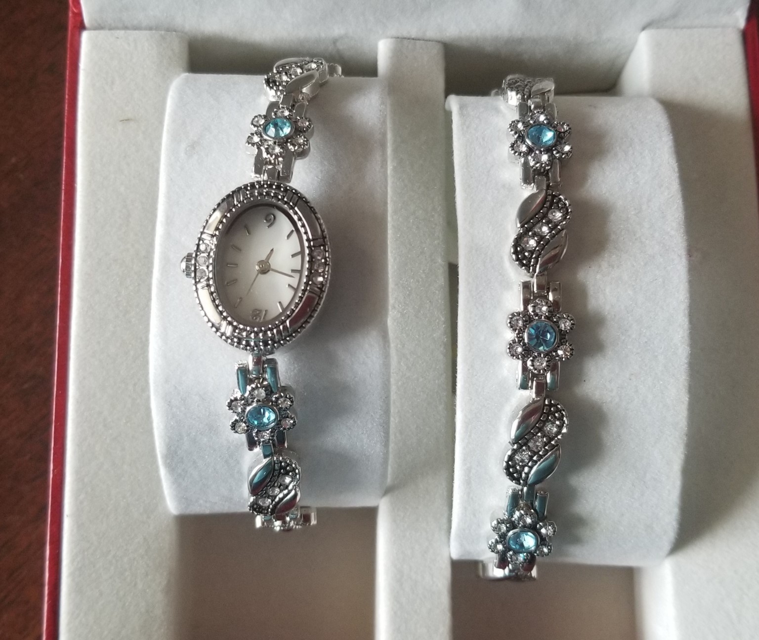 NIB FMD Silver Tone Watch & Bracelet Blue & Clear Crystals Needs a Battery