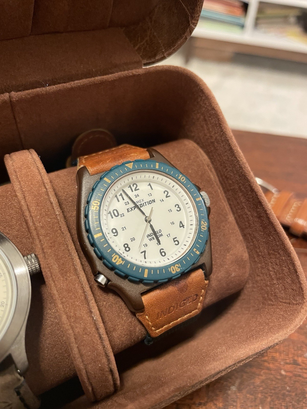 Rotating Green Bezel TIMEX Expedition Indiglo White Dial Leather/Nylon