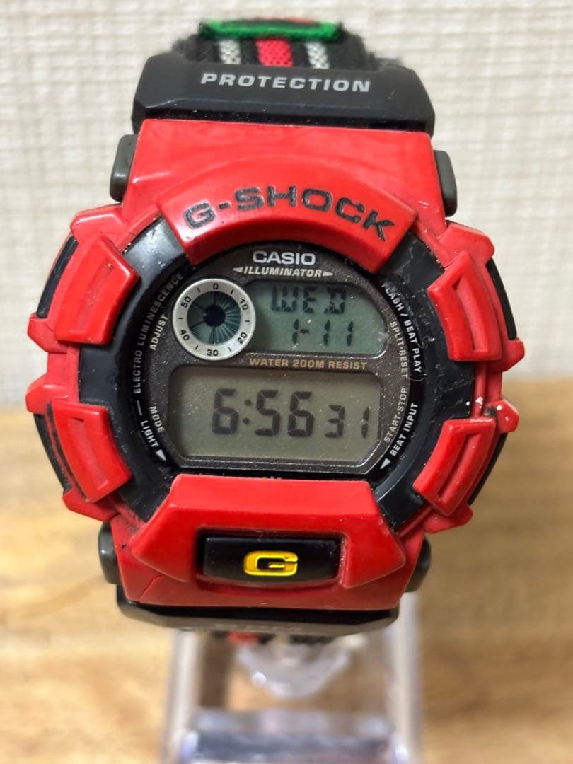 CASIO G-SHOCK Digital Watch, Red