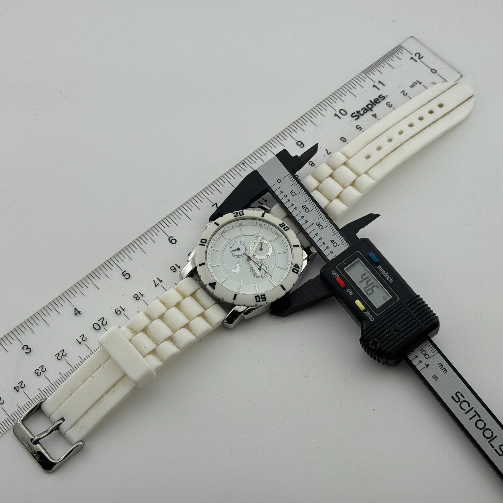 Express Quartz Watch Men Silver White Japan Movt Fixed Bezel Day Date New Batter