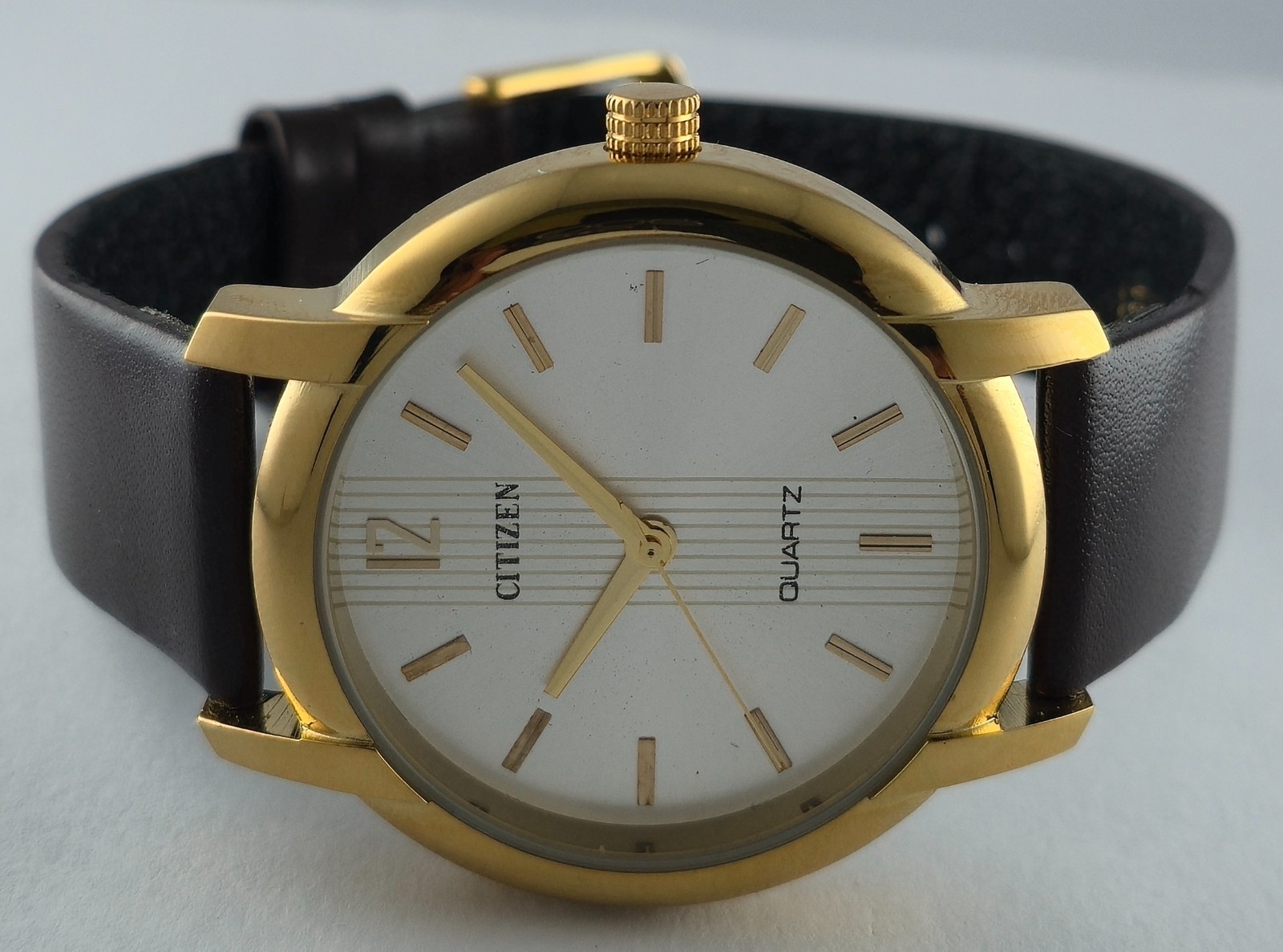 Beautiful Citizen Slim Round Silver Dial Quartz Men’s Wristwatch Leather Band