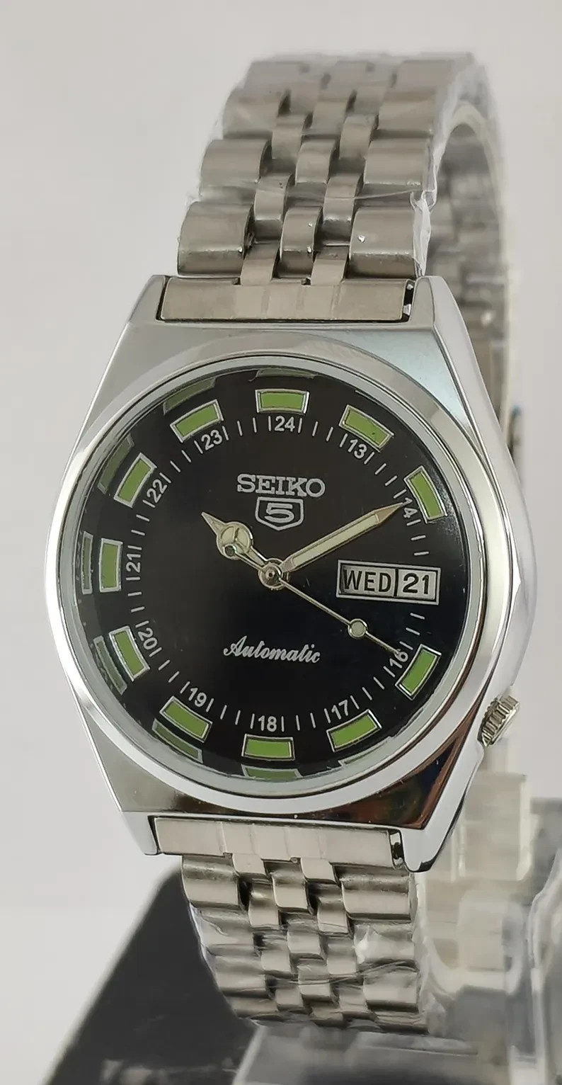 Vintage Seiko 5 Automatic: Black Dial Date & Day 17 J Cal.6309 Good Working Men