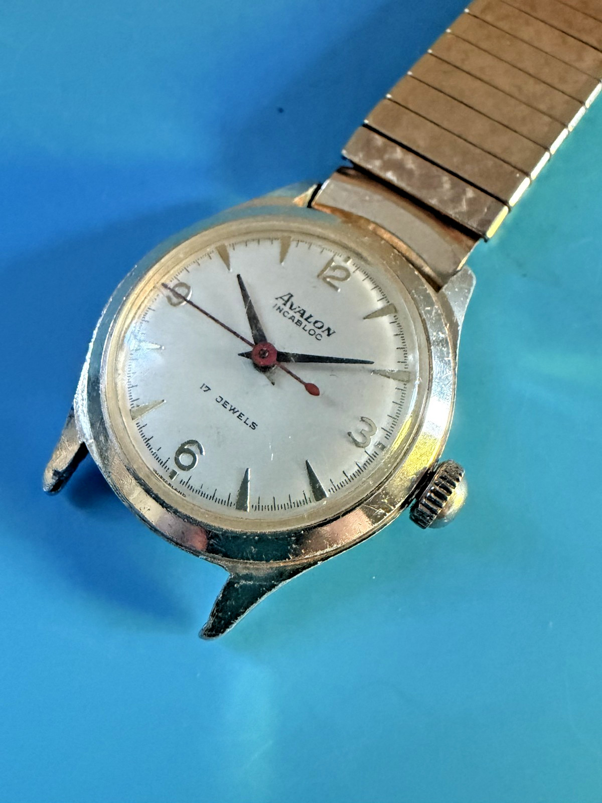 Vintage Avalon 17J Men’s Gold Toned Wristwatch – 10K GF Bracelet – Running
