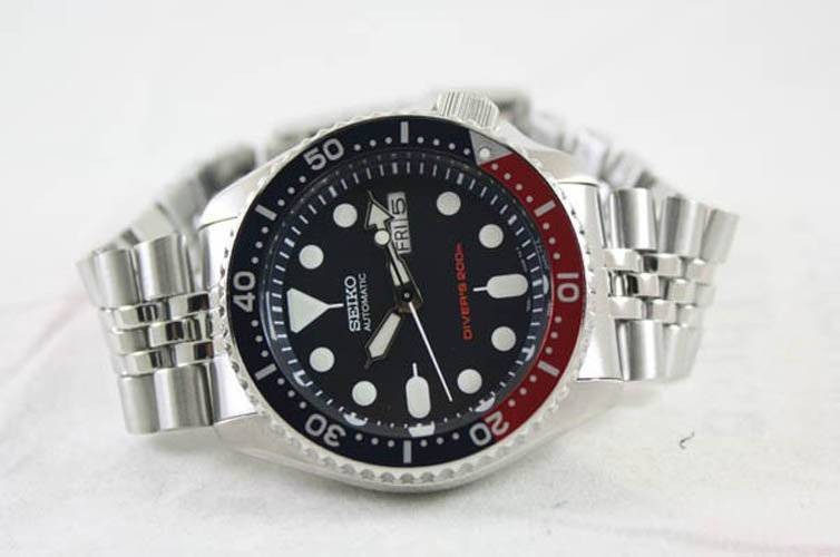 Seiko Automatic Diver’s 200M Jubilee Bracelet SKX009K2 Men’s Watch