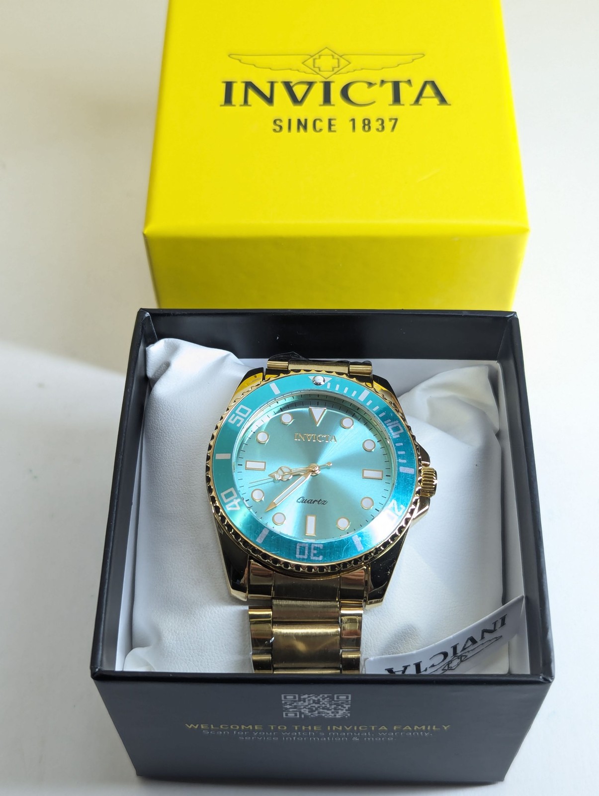 Invicta Diver Men’s Watch Gold Tone Stainless Steel Aqua Dial