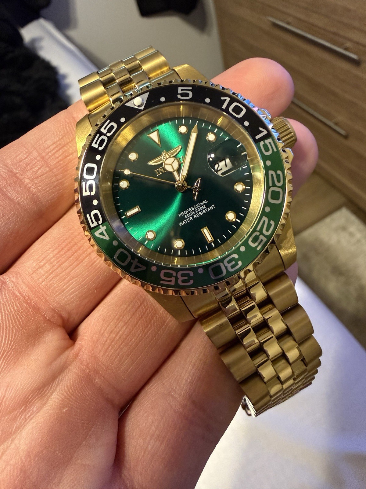 Pre-Owned Invicta Men’s Pro Diver Quartz 40mm Model 36044 Gold Tone