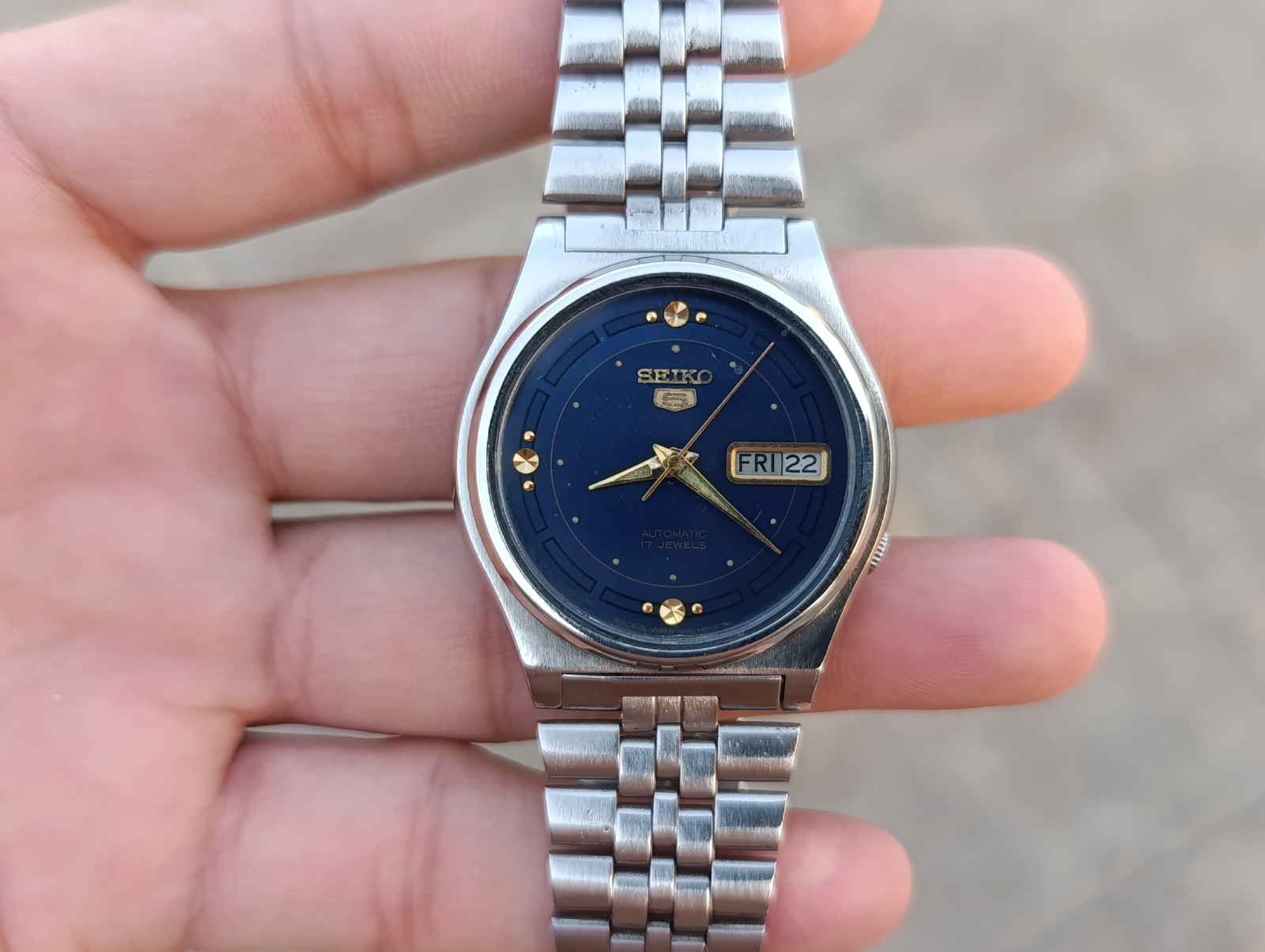 Vintage Seiko 5 Automatic Day-Date SS Blue Dial Men’s Japanese Wristwatch 36mm