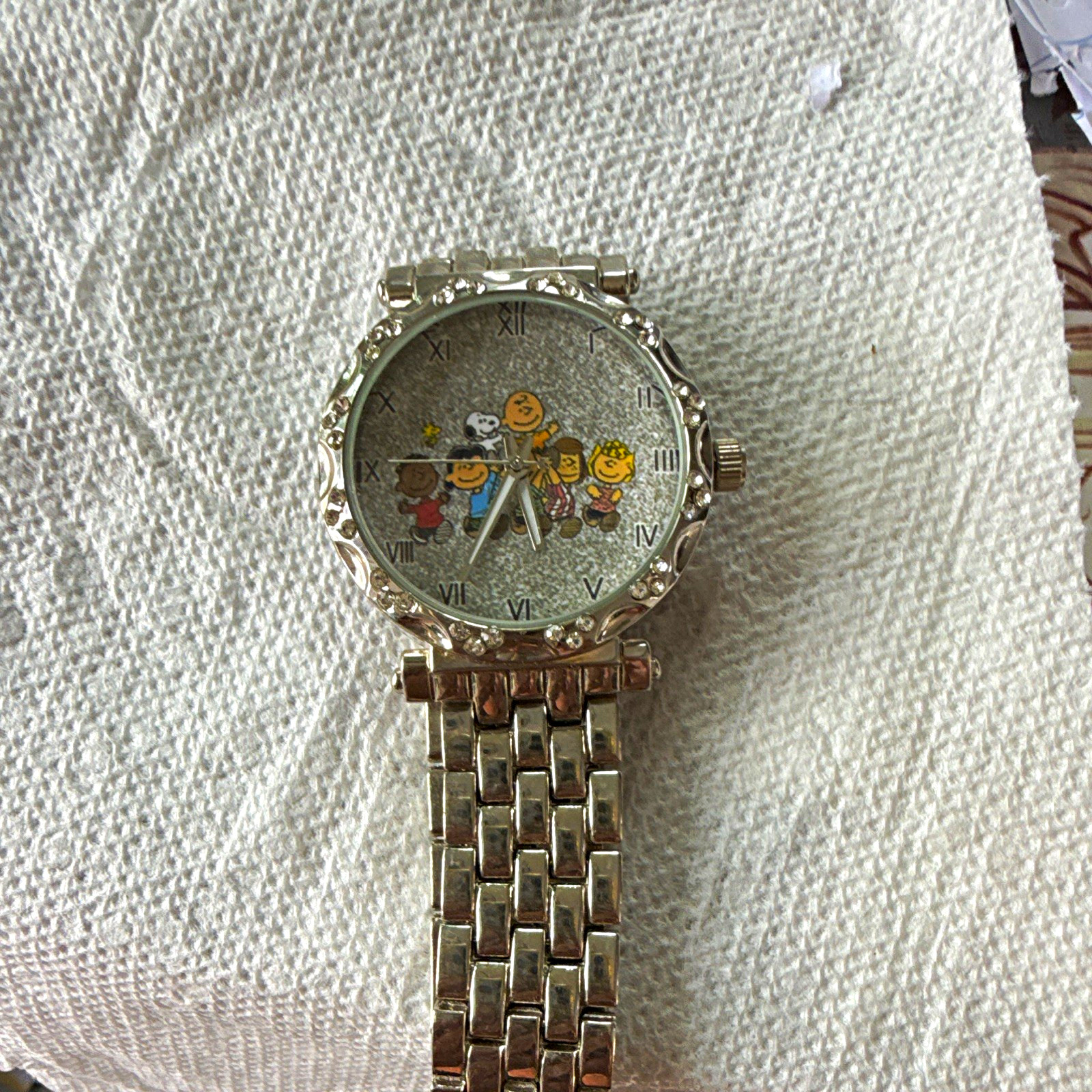 Women’s Cartoon Analog Wristwatch Roman Numerals Silver Tone Metal Bracelet