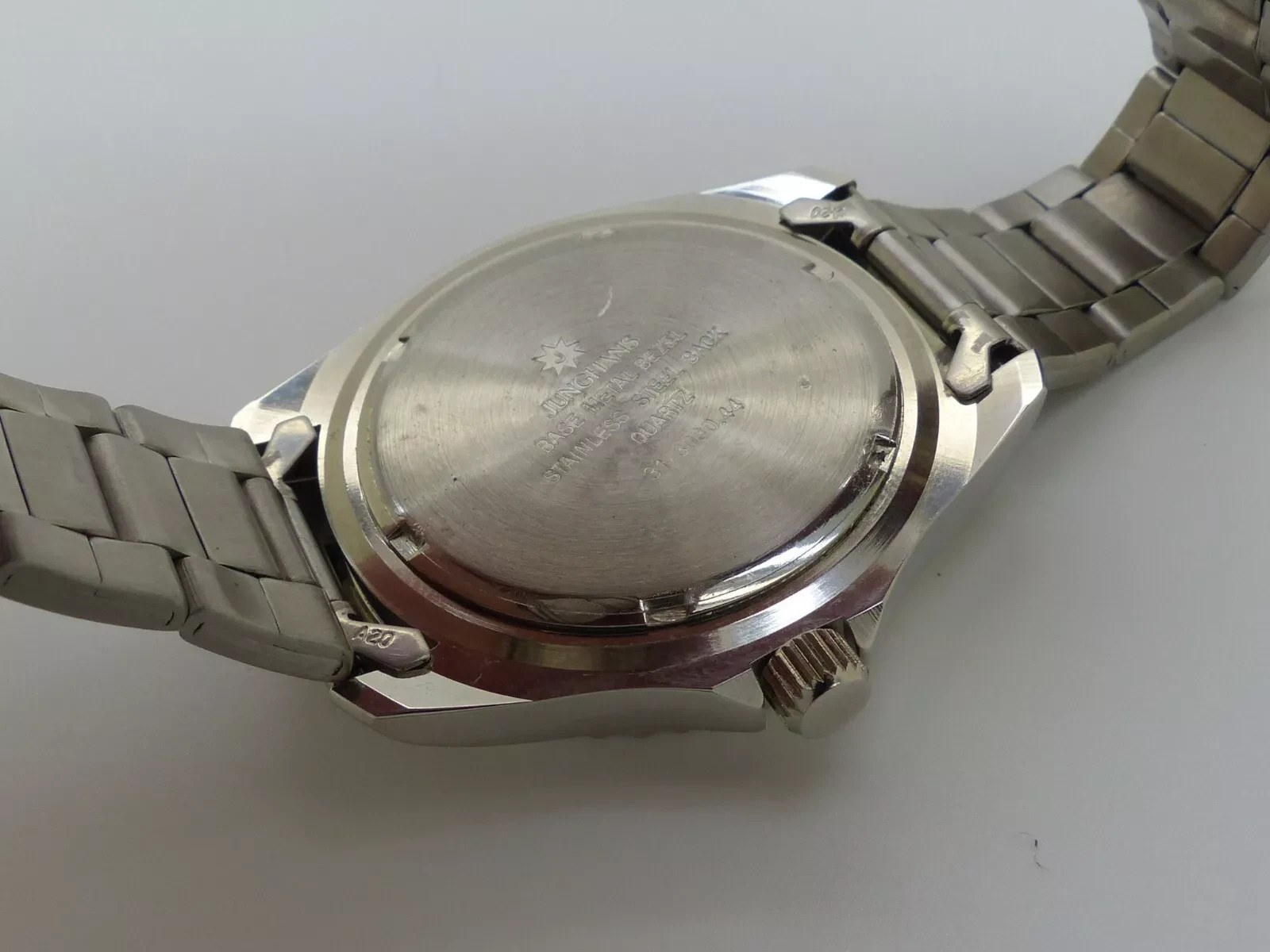 Junghans Quartz Divers Watch Ref: 31/3030.44 from the Egana Goldpfeil period.