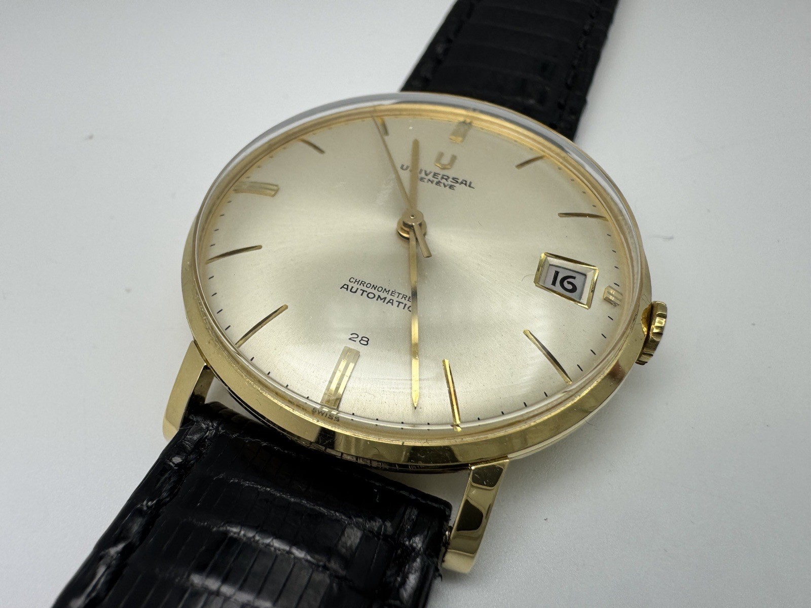 1960s Universal Genève Chronometer Automatic 18K Gold Micro-rotor 218-2