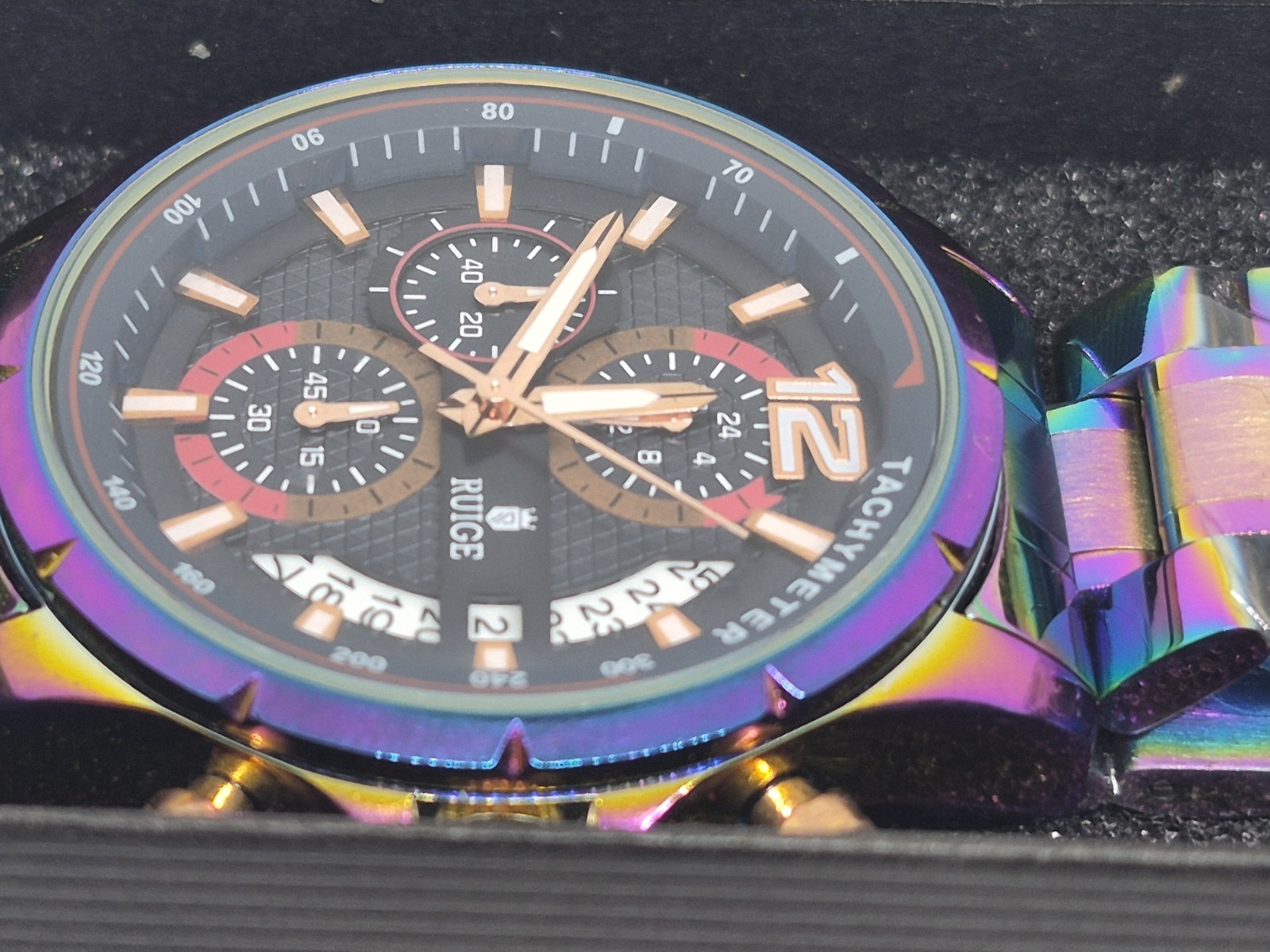 RUIGE Quartz Chronograph Tachymeter Date Watch Black Dial Multicolor Metal Box