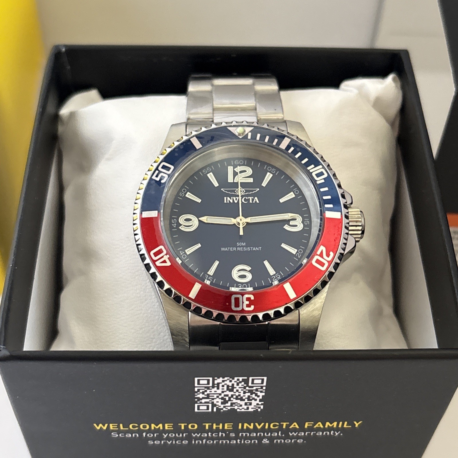Invicta – Specialty Men’s Watch – Blue/Red – 40mm – Pepsi bezel Blue dial NEW