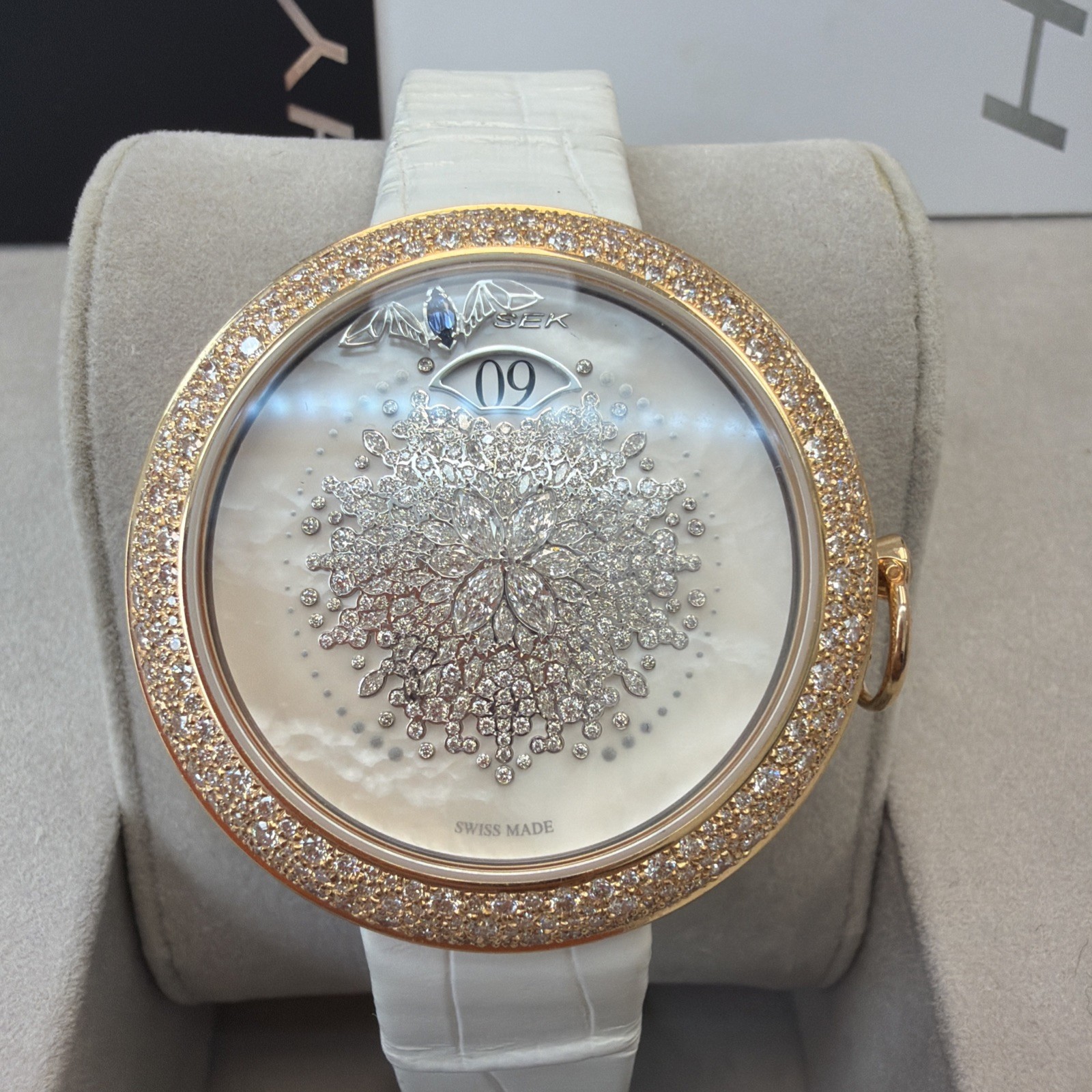 Hysek Kalysta Exotic Tale Jumping Hour KA3926R95 18k Rose Gold Mop Full Diamond