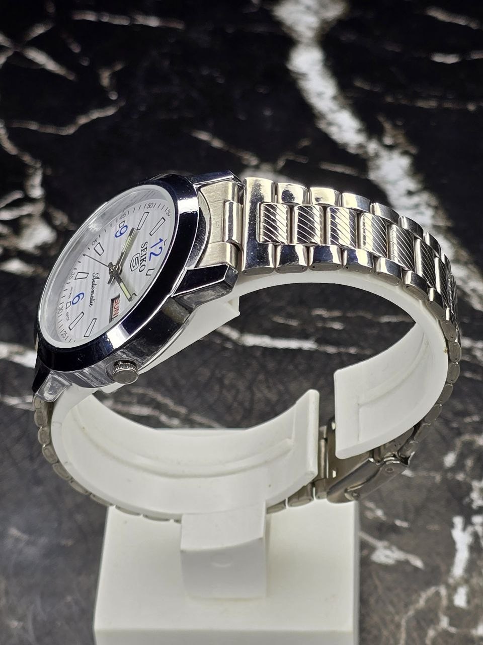 Automatic Seiko 5 Refurbished White Dial Day / Date Men’s Wrist Watch Japanese