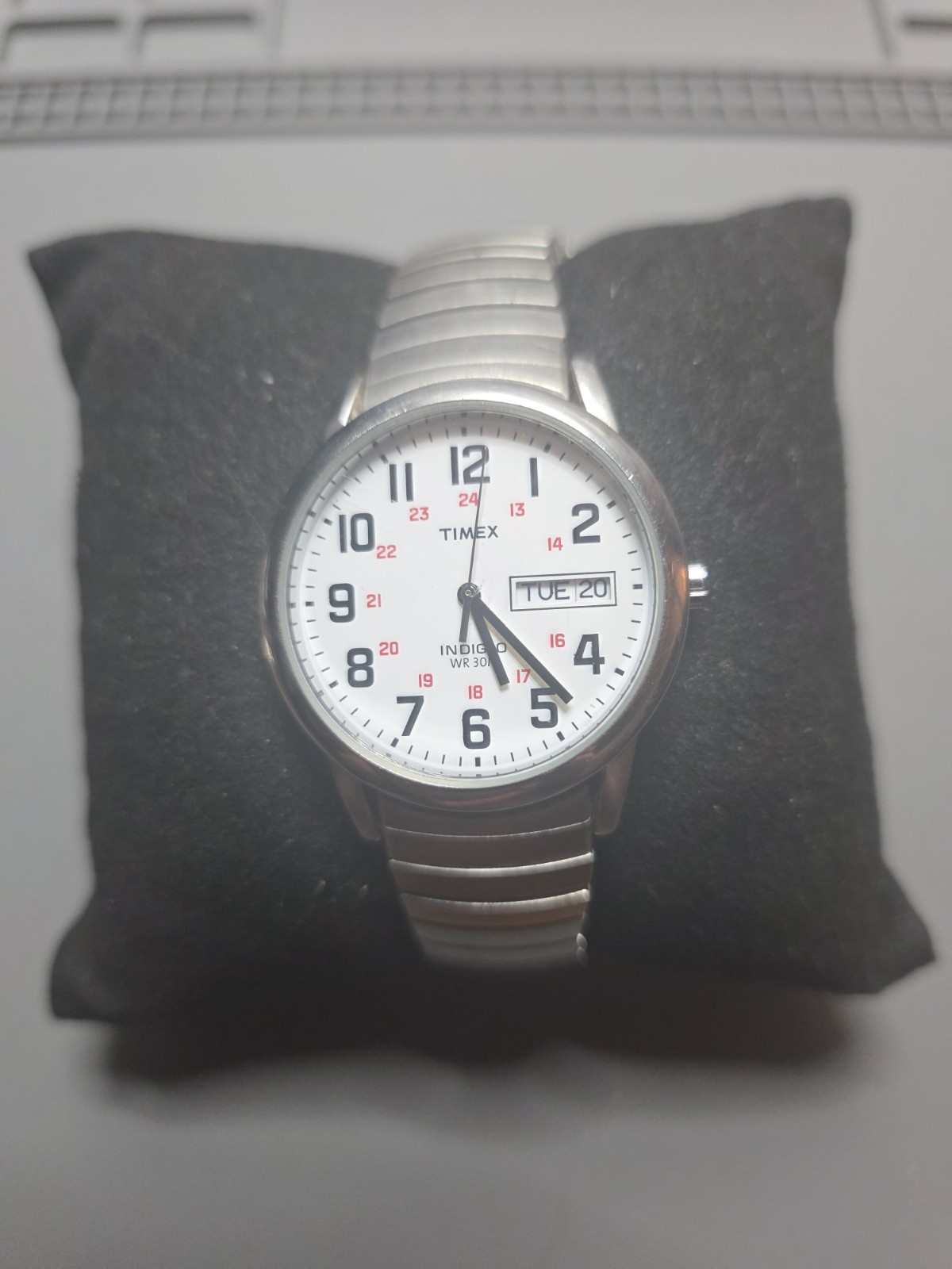 Timex Easy Reader Indiglo Silver Tone 34mm Quartz Watch New Battery WR 30M