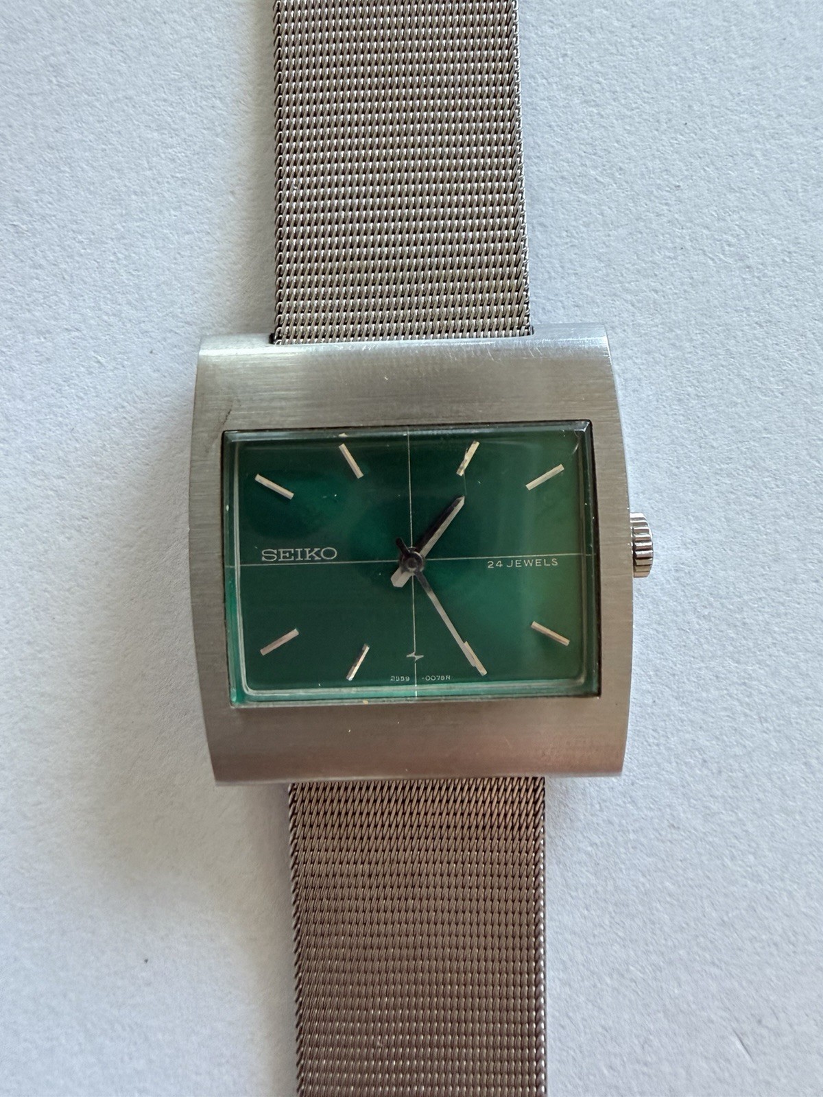 Seiko 2559-3019 Manual Mechanical Analog Green Dial TV style Mesh Band RARE