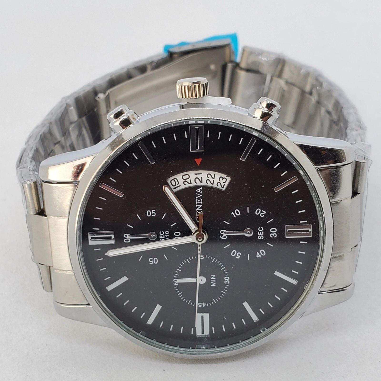 Men’s Watch 42MM Gray Case Black Dial Date Indicator Gray Bracelet Band 7″ Wrist