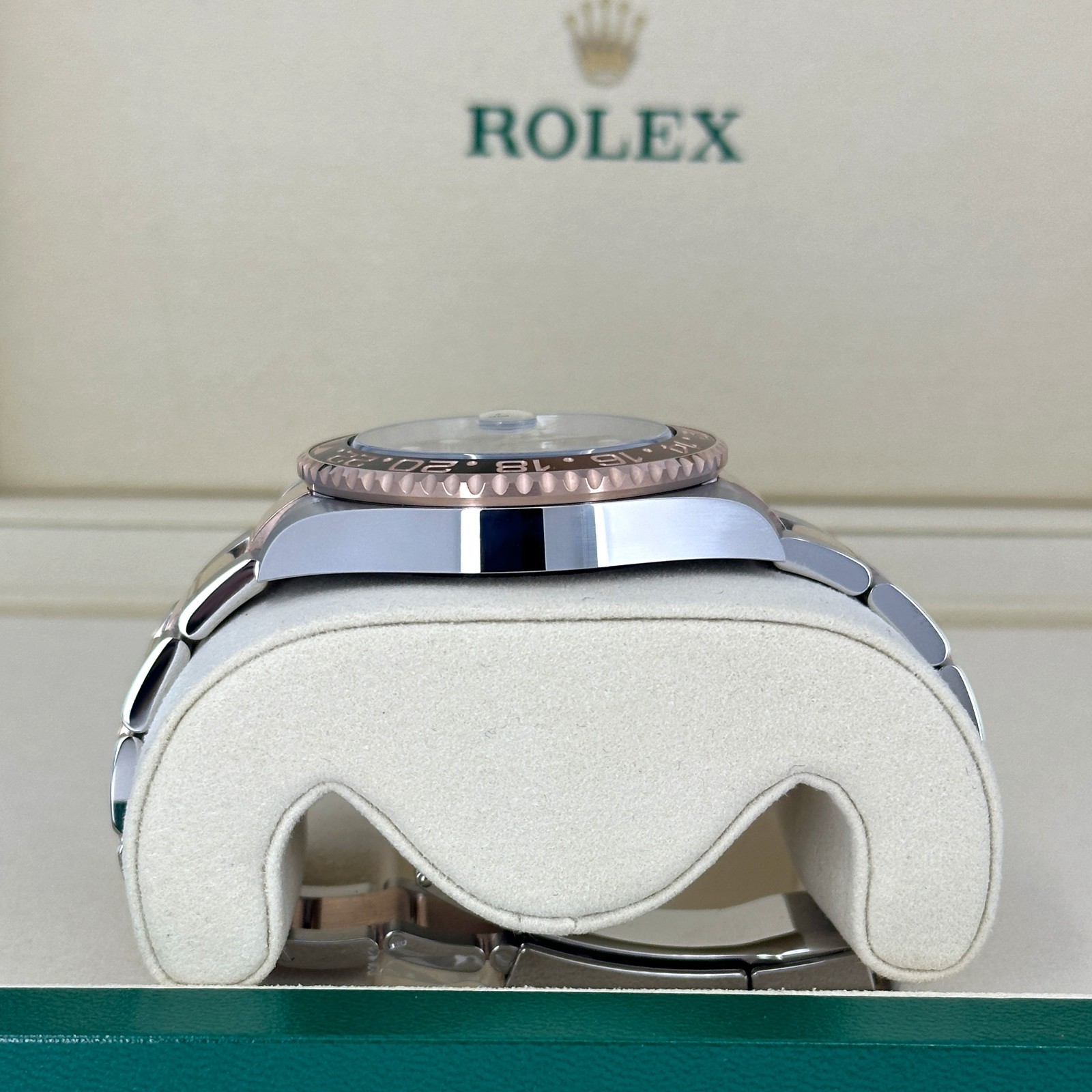 Rolex GMT-Master II ROOTBEER, Black Dial 40mm, Oyster 126711CHNR-0002 Mint 2022+