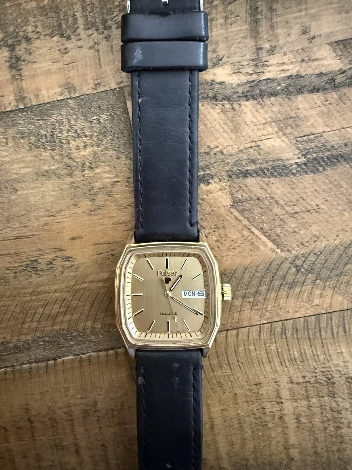 Vintage Pulsar by Seiko Classic 25mm Tank Watch Gold Tone Leather New Battery