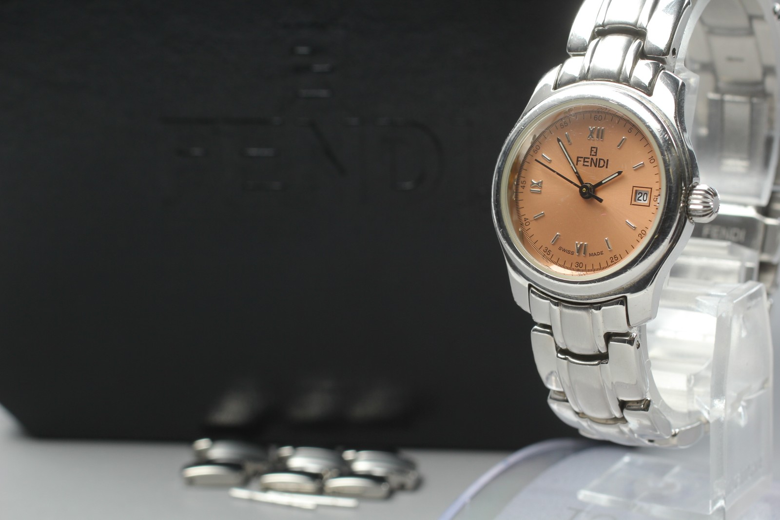 [Exc+5 Box] FENDI 210L Pink Gold Roman Numerals Women’s Quartz Watch From JAPAN