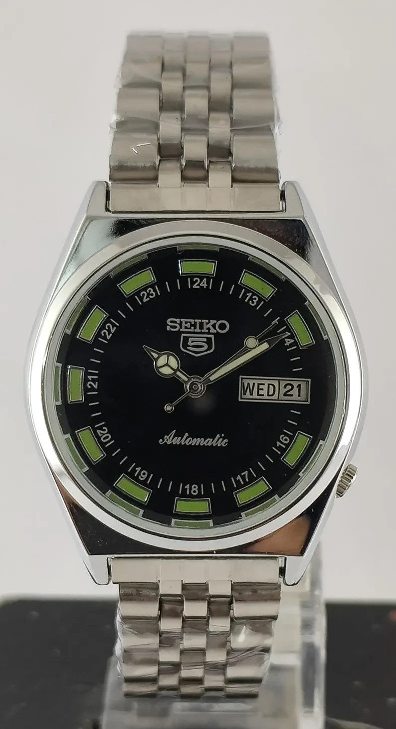 Vintage Seiko 5 Automatic: Black Dial Date & Day 17 J Cal.6309 Good Working Men