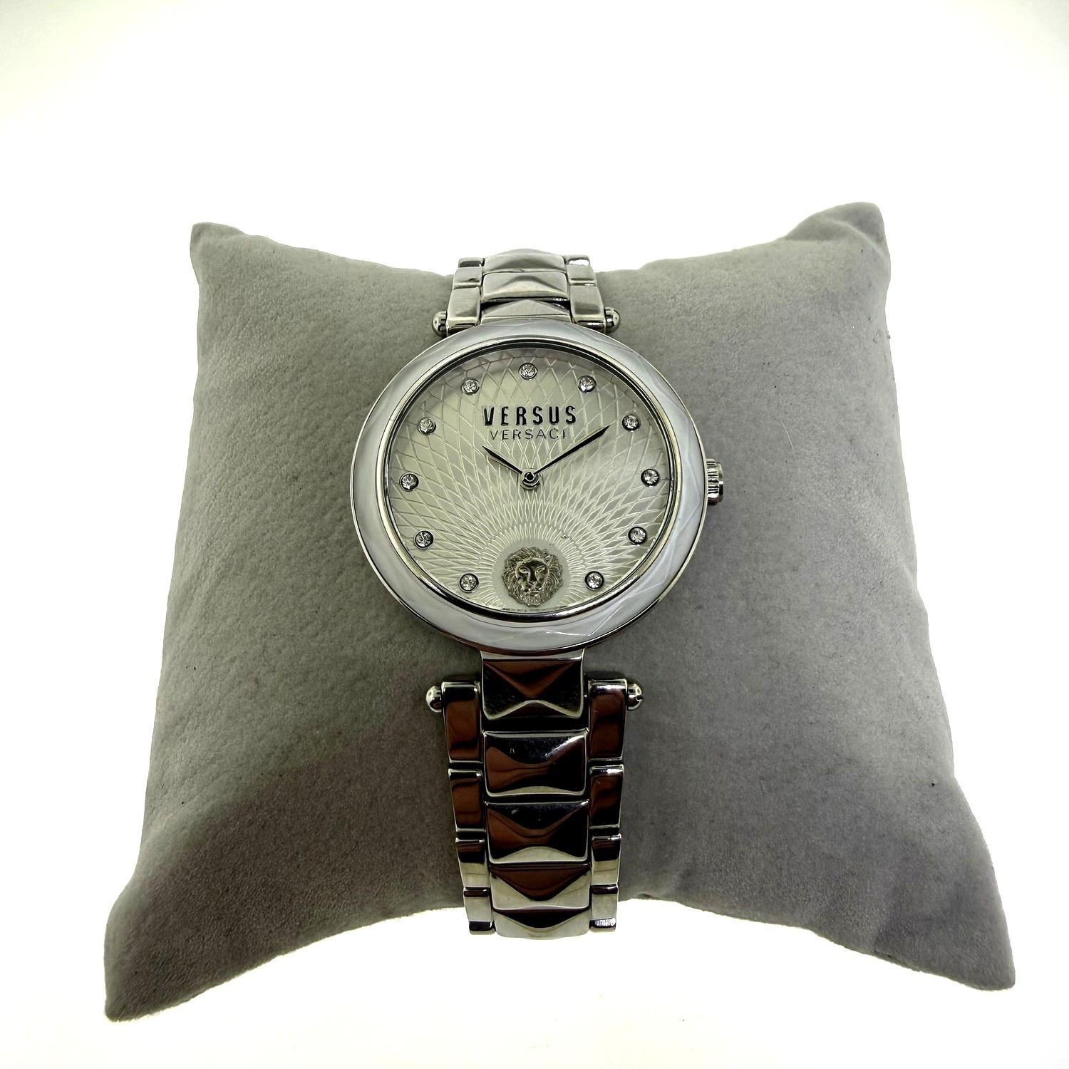 Versus Versace Covent Garden VSPCD4518 Women’s Silver Dial Watch 36mm NEW NOS