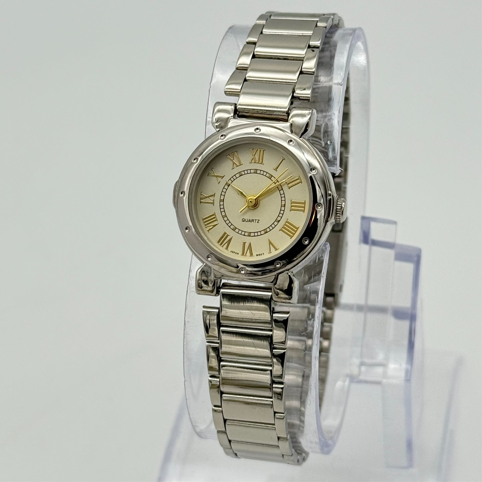 Vintage Women’s AVON Silver Tone Classic Polished Bracelet Watch, 23mm, Analog