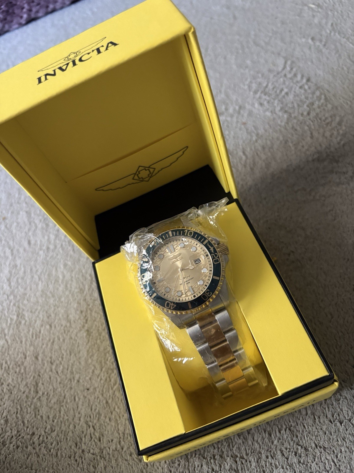 Invicta Pro Diver Men’s Quartz Two-Tone 43mm Blue/Gold Bezel w/Box