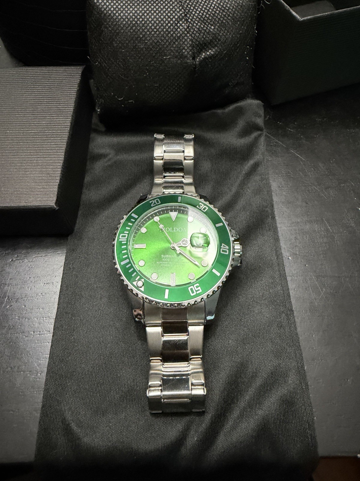 NIB Men’s Moldoa Submariner Automatic Wristwatch SS Band Heavy Made Display Back