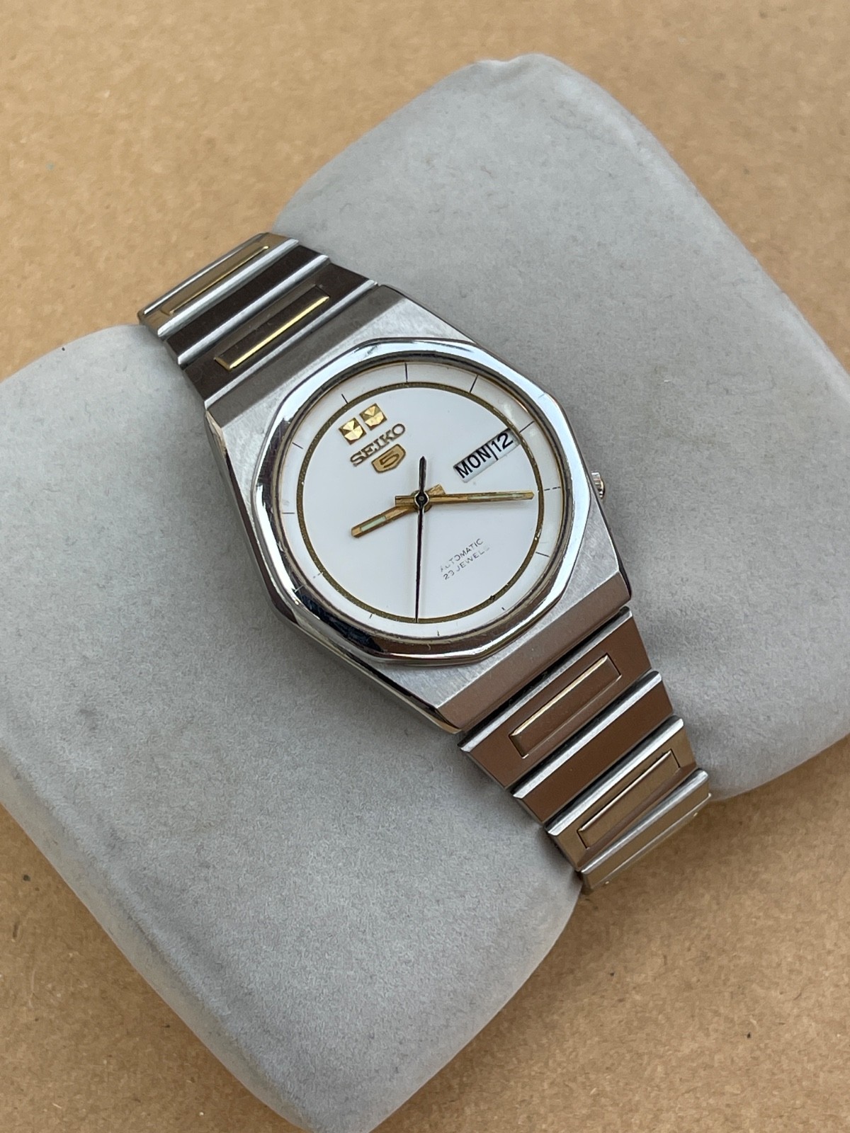 Seiko 5 6309 Vintage Automatic Day-Date 23 Jewels Japan Men’s Watch
