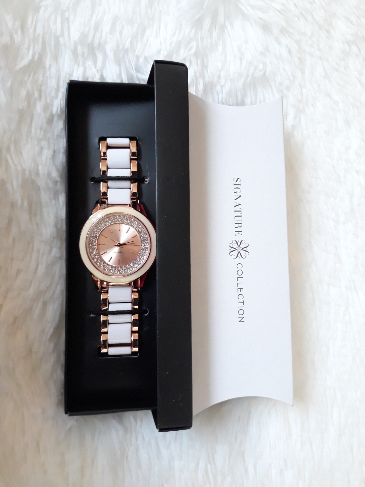 AVON “PRETTY CHIC BRACELET WATCH” (QUARTZ MOVEMENT & BRACELET / LINK BAND) WHITE