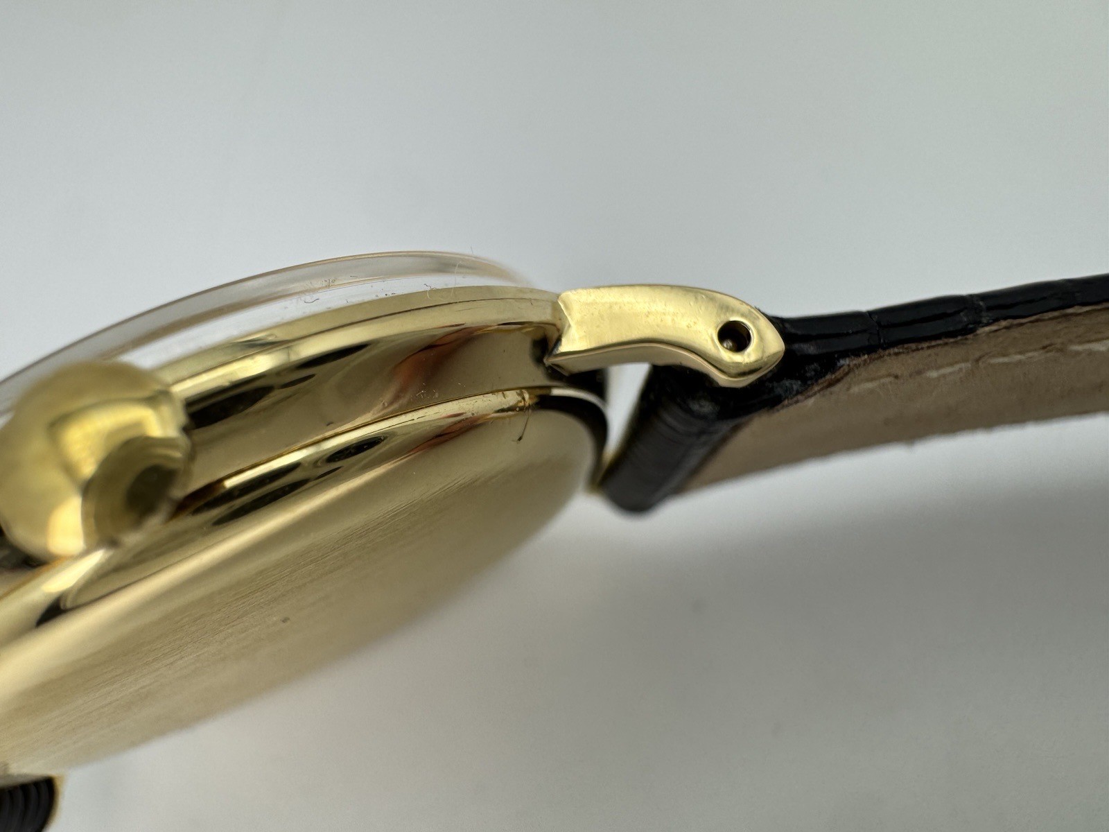 1960s Universal Genève Chronometer Automatic 18K Gold Micro-rotor 218-2