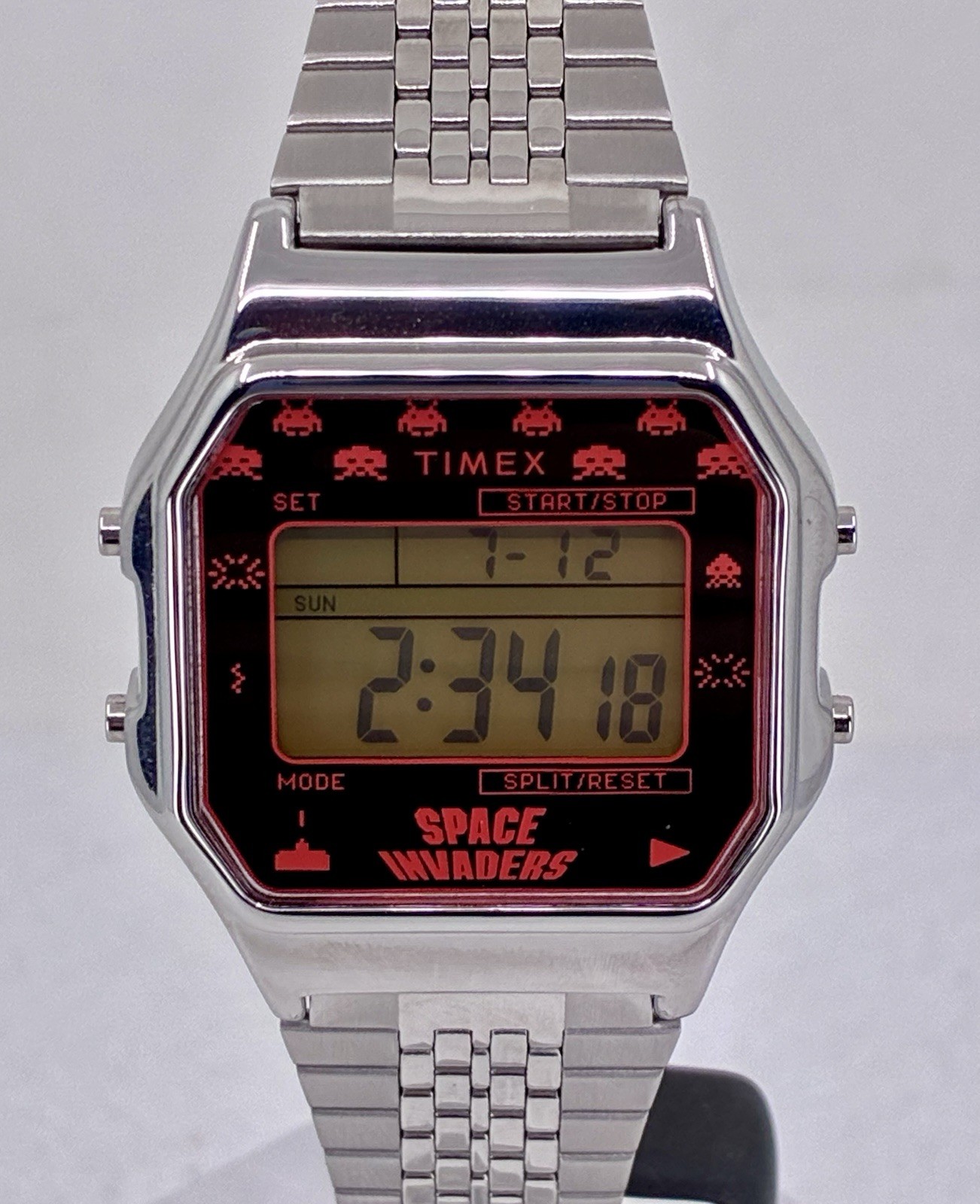 NEW 34mm TIMEX x SPACE INVADERS T80 Digital Watch TW2V30000, Box & Papers