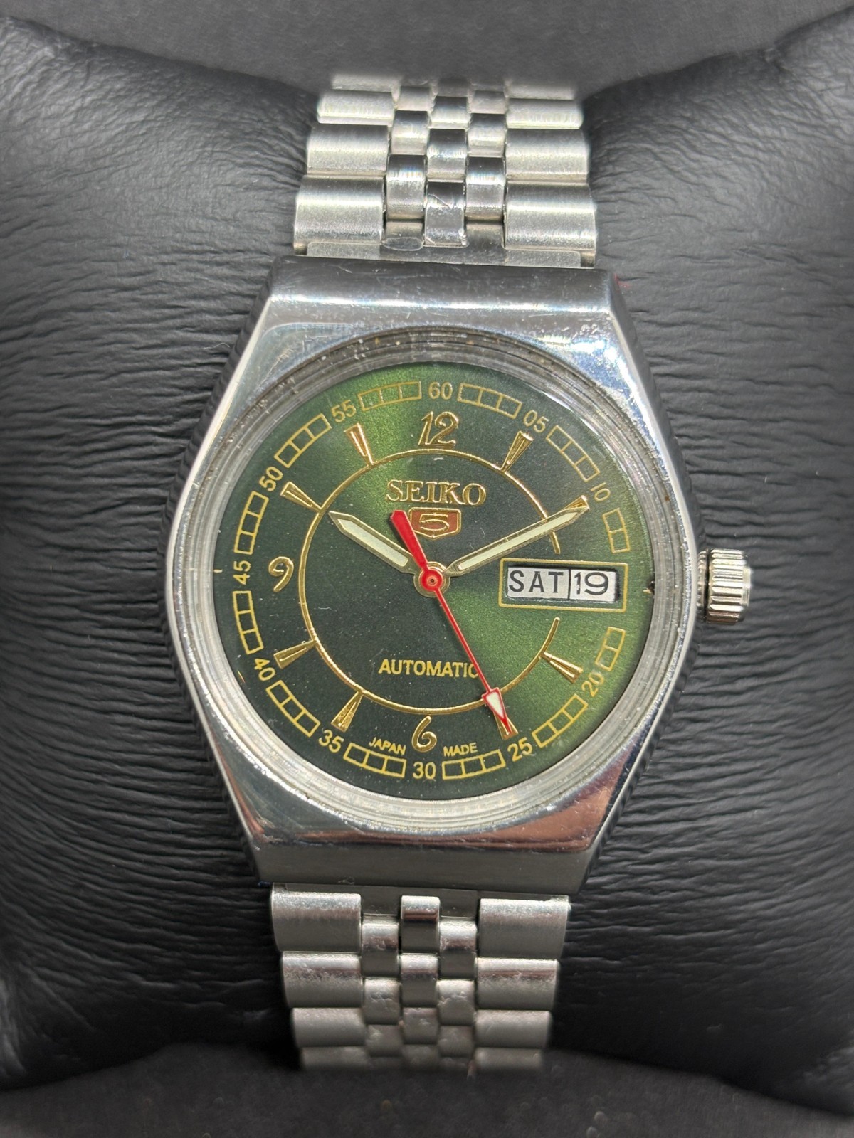 Vintage Seiko 5 Automatic Day/Date Japanese Men’s Wrist Watch