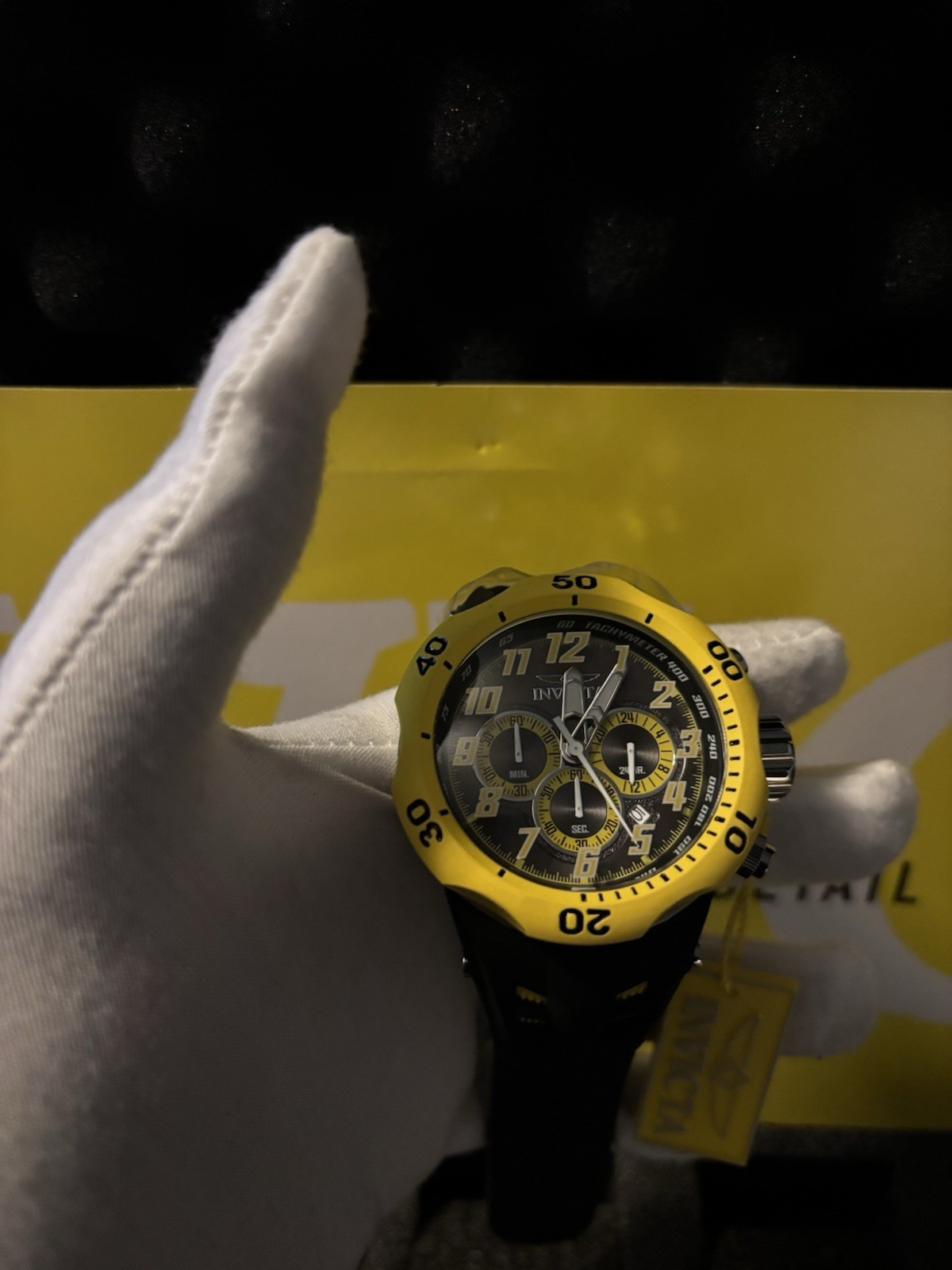 Invicta Speedway Men’s Chronograph Quartz Tachymeter Yellow/Black 50mm w/ Box