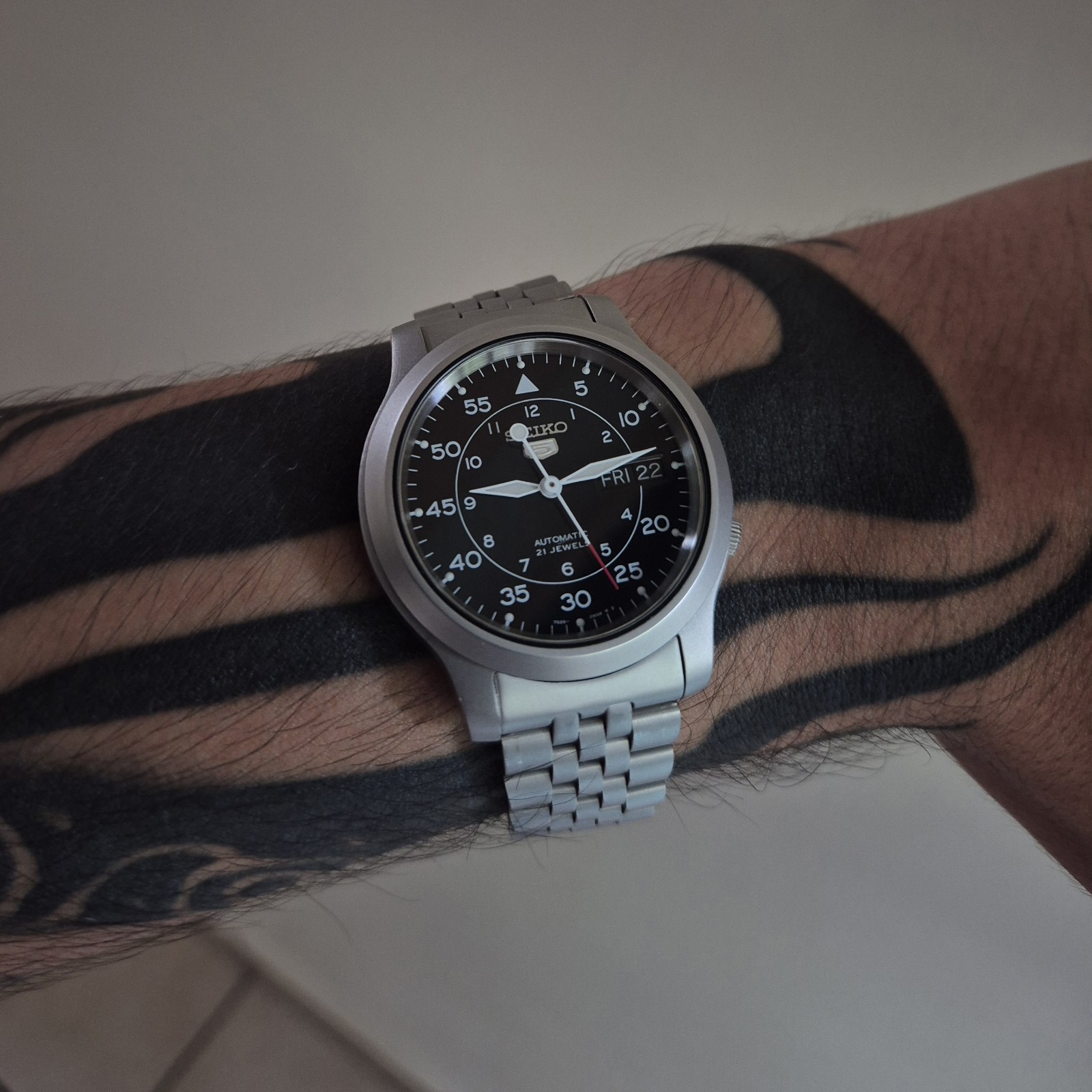 Seiko 5 SNK809 Automatic Watch 37mm Black Dial Daydate 7S26-02J0 Uncle Strap