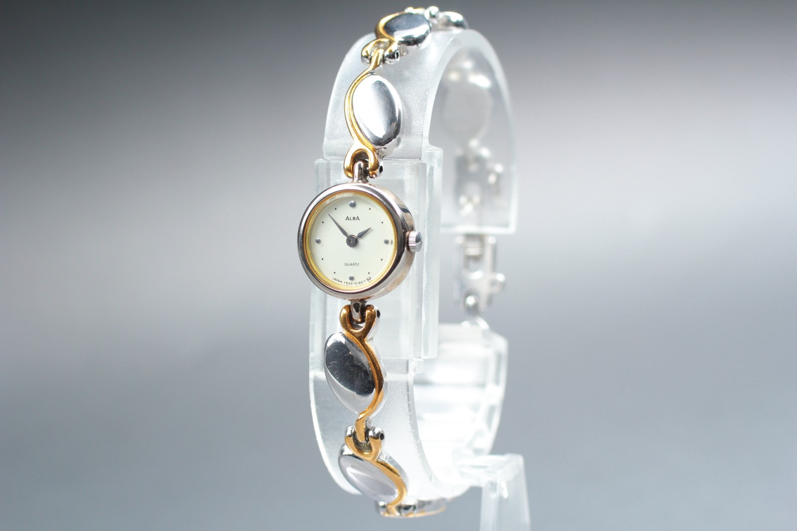 Vtg.1988 [N MINT] SEIKO ALBA Y520-0070 11mm Bracelet Quartz Ladies Watch JAPAN