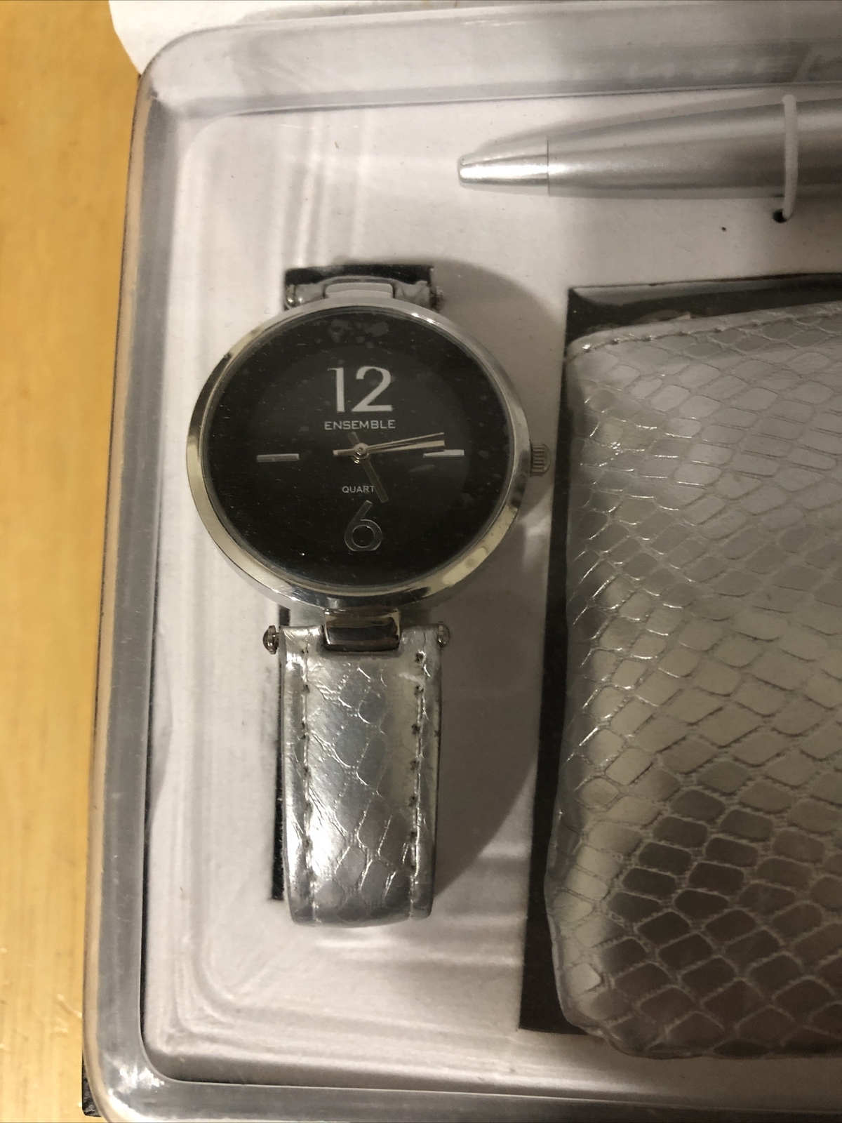 Ensemble Womens Watch & Purse Set Quartz Watch Silver/Black Leather Sequin