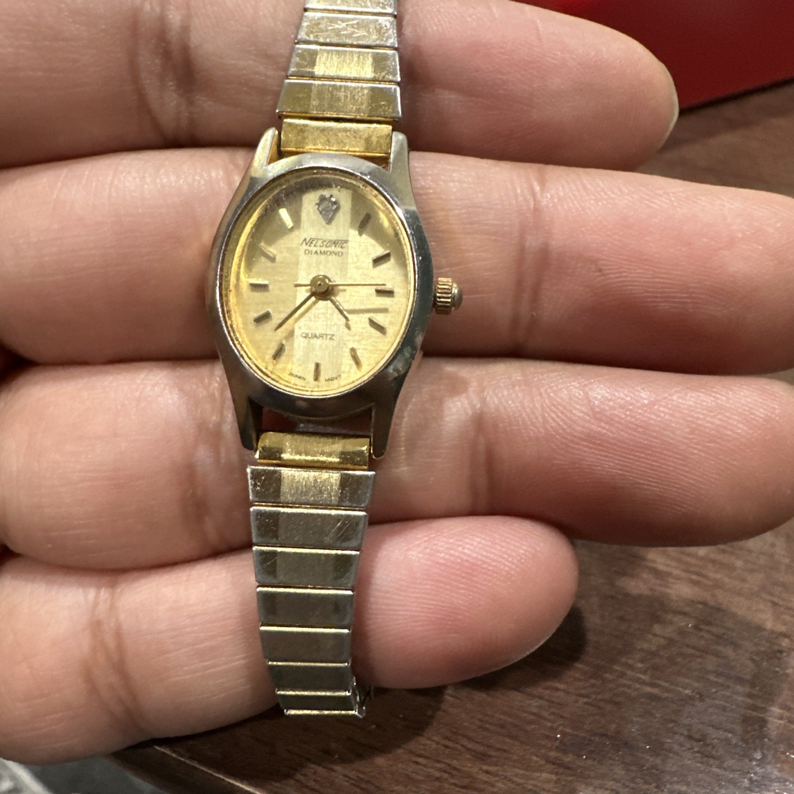 Working Nelsonic Diamond Ladies Wrist Watch 17mm Oval Gold Tone Analog Quartz
