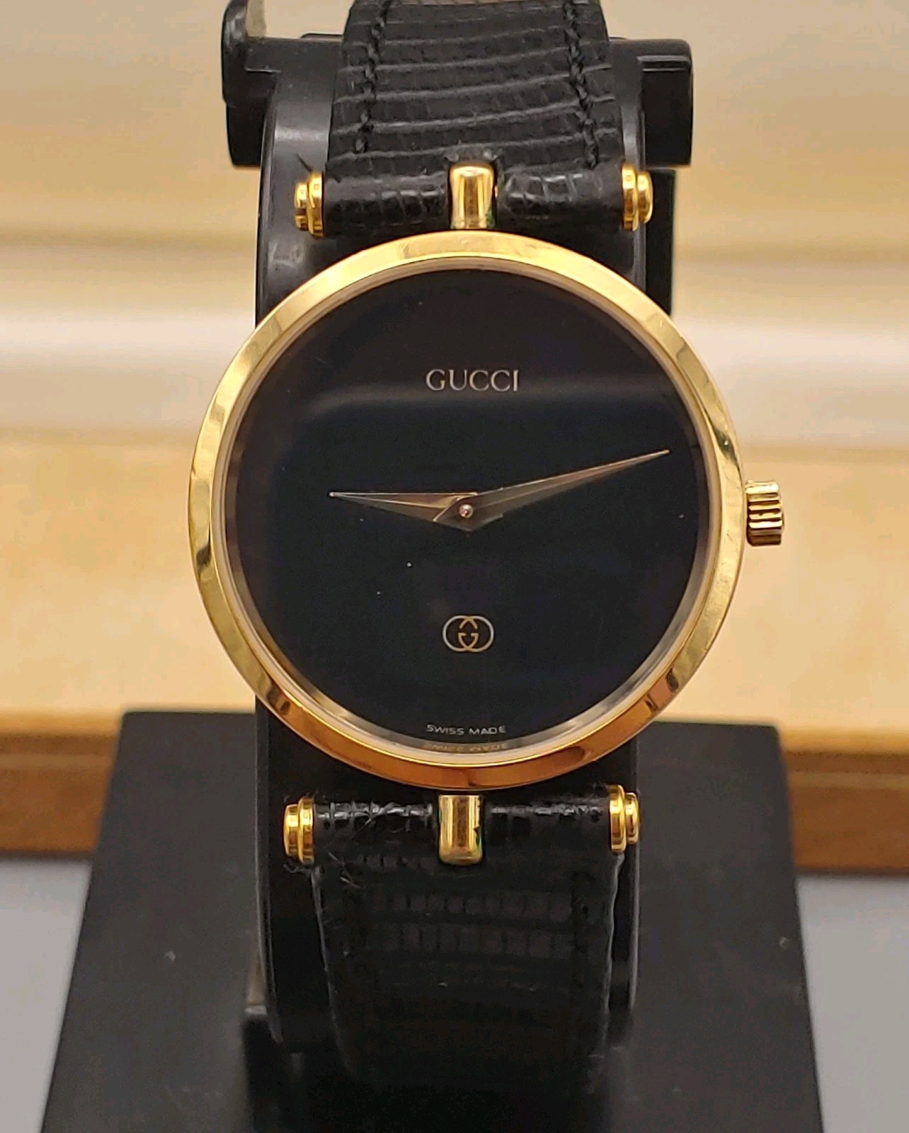 GUCCI 2000M Black Dial Gold Round 30mm Quartz Men Watch & original case EUC VTG