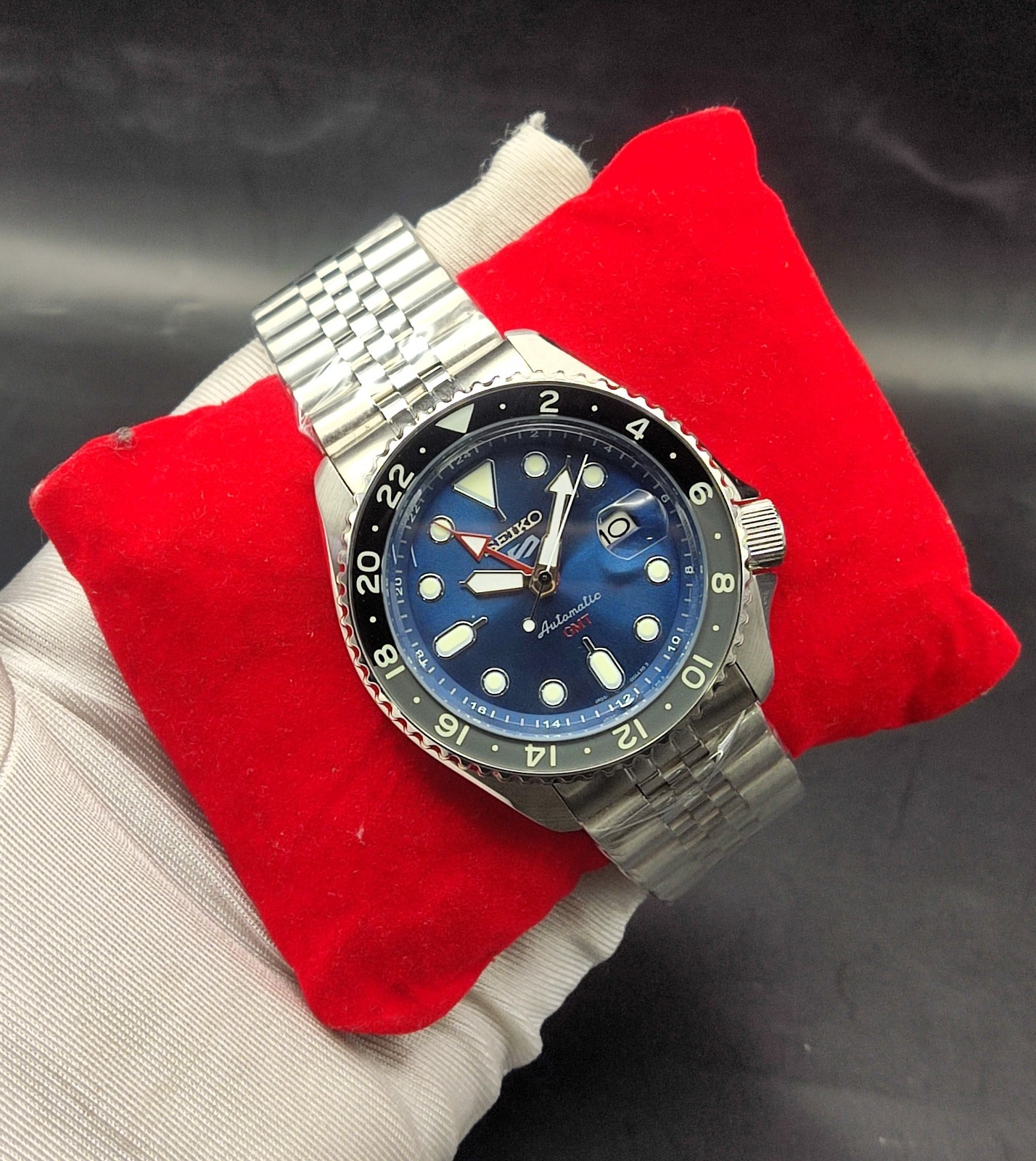 Vintage Refurbished Seiko Stainless Steel Automatic Blue Dial Men’s Wrist Watch