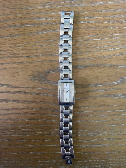 Fossil F2 ES-1107 160604 CE All Stainless Steel 30 Meters 100 Ft. Extra Battery.
