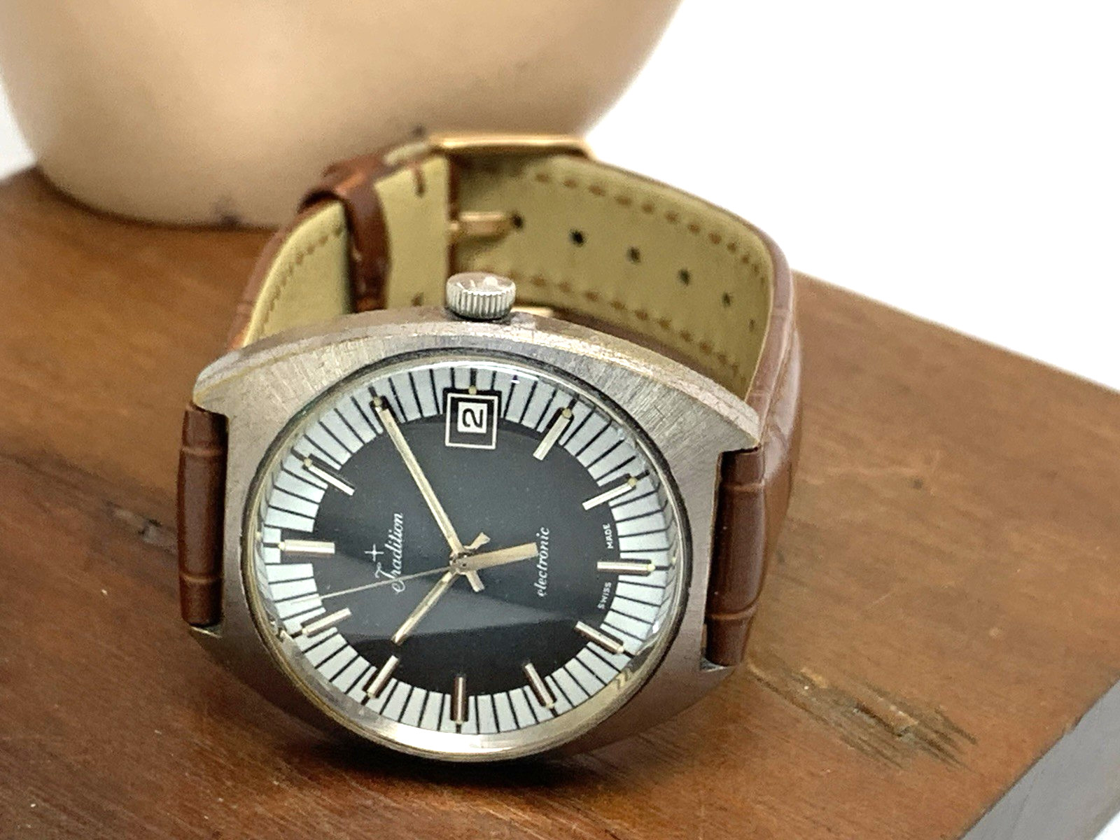 Sears Roebuck Co Tradition Electronic Men’s Watch Swiss Quartz Gray White Dial