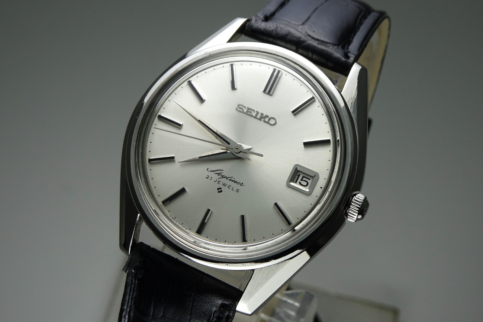 Serviced Vintage 1968 JAPAN SEIKO SKYLINER CALENDAR 6102-8000 21J Hand-winding.